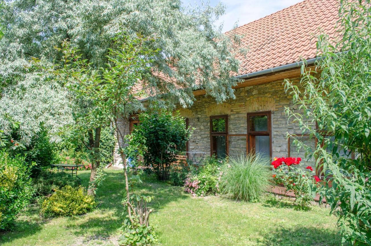 Kohaz Apartman Apartment Veszprém Exterior photo